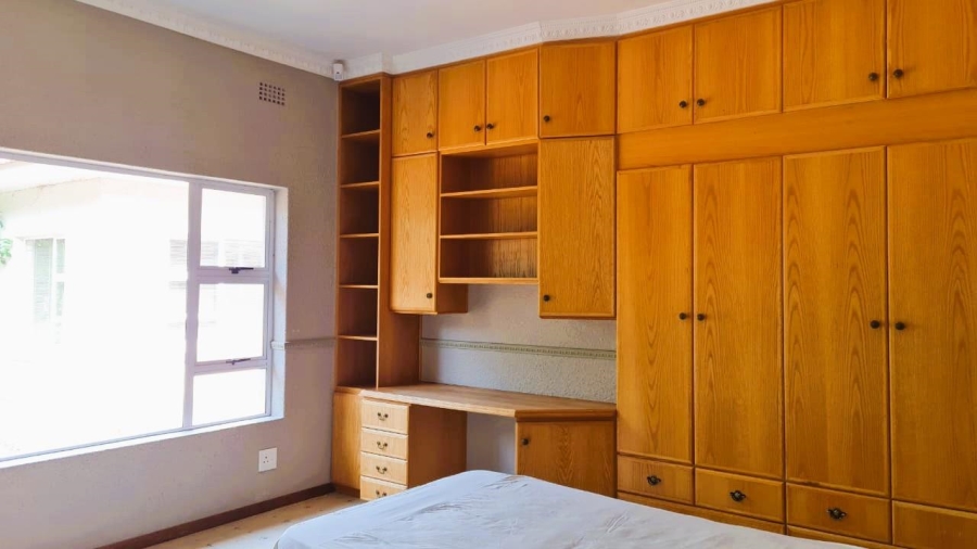 8 Bedroom Property for Sale in Waverley Free State